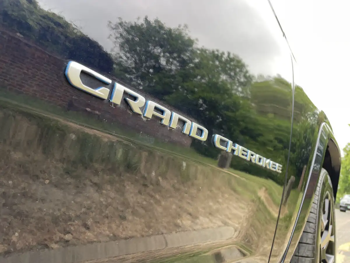 2023-jeep-grand-cherokee-20-gme-summit-reserve-big-11