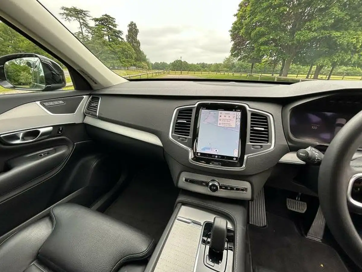 2023-volvo-xc90-20-b5-core-big-18