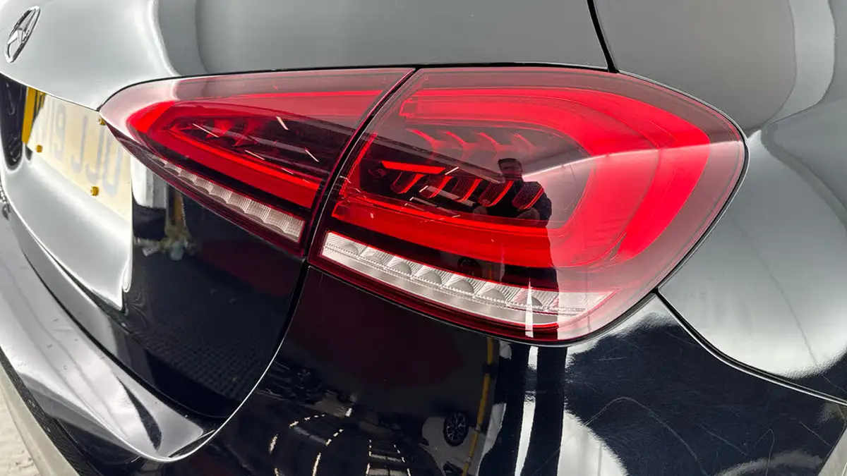 2019-mercedes-benz-a-class-20d-a200d-amg-line-hatchback-5d-big-22