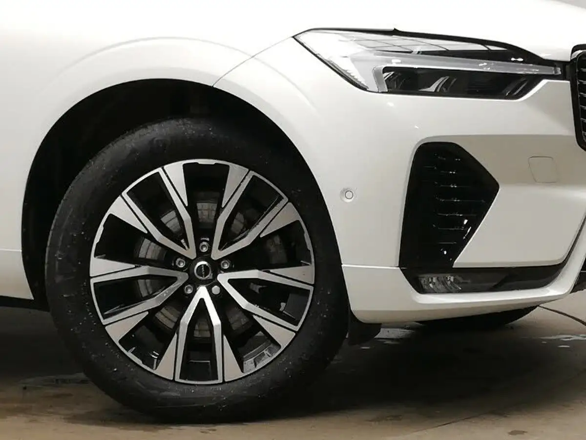 2023-volvo-xc60-20-b5-plus-big-8