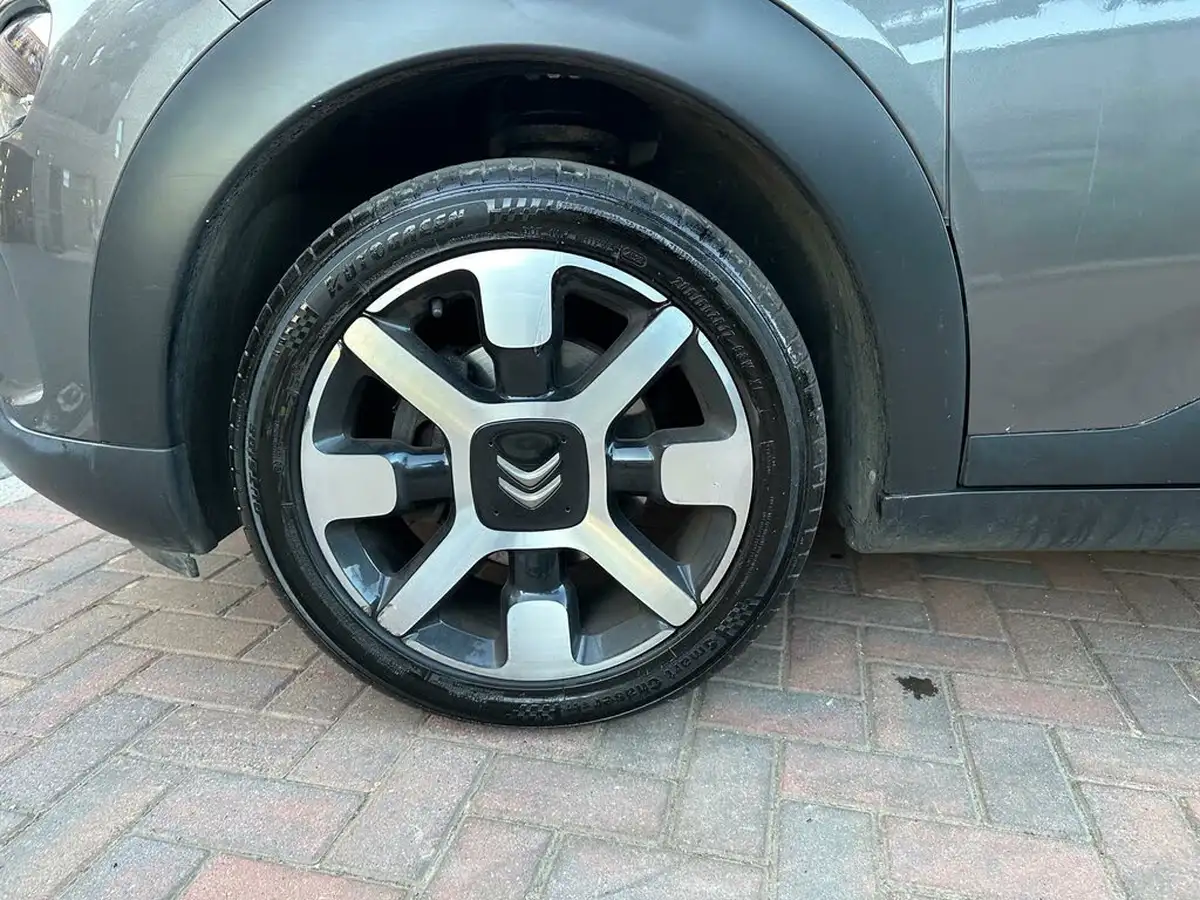 2019-citroen-c4-cactus-12-puretech-flair-130ps-eat6-big-22