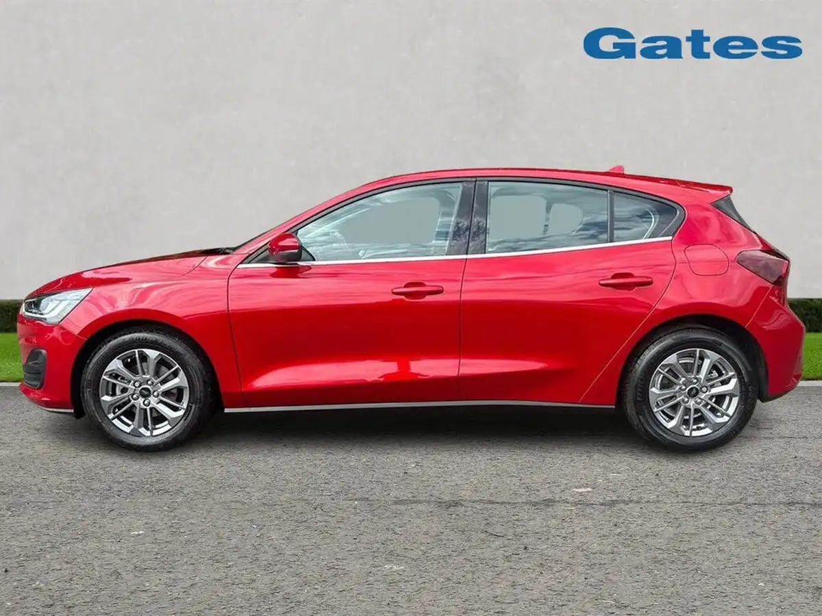 2022-ford-focus-10t-titanium-125ps-hatchback-big-3