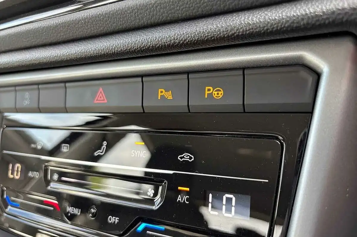2024-volkswagen-t-roc-10-tsi-life-110ps-big-31