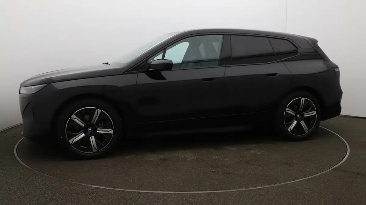 2022-bmw-ix-e-xdrive-40-m-sport-big-64
