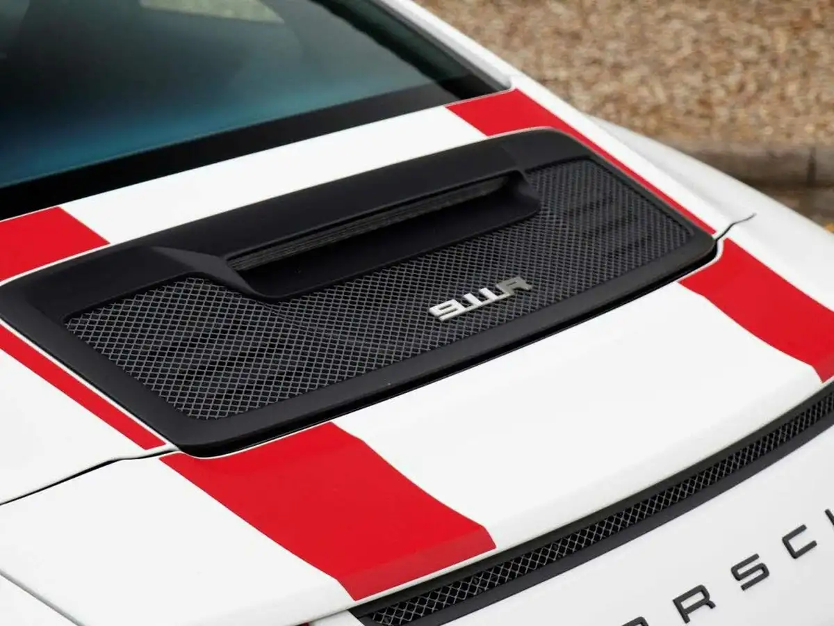 2016-porsche-911-40-r-big-33