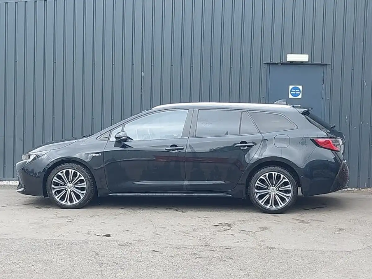 2020-toyota-corolla-18-vvt-i-design-trk-touring-sports-5d-big-3