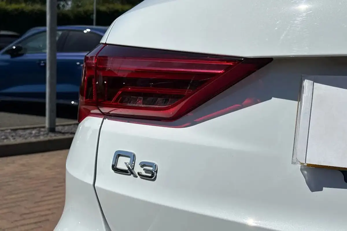 2023-audi-q3-14-45-tfsi-e-black-edition-station-wagon-big-33
