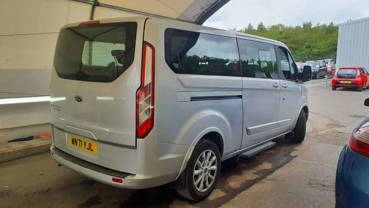 2021-ford-tourneo-custom-20tdci-320-l1-zetec-130pseu6dt-auto-big-5