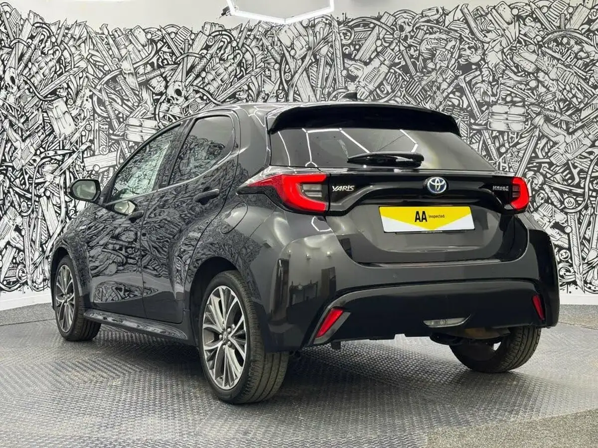 2021-toyota-yaris-15-vvt-i-excel-big-8