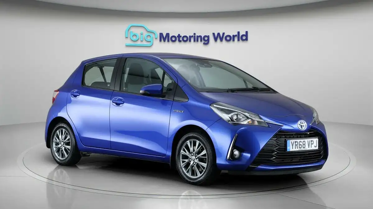 2018-toyota-yaris-15-vvt-i-icon-hybrid-big-1