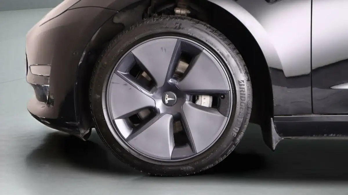 2021-tesla-model-3-e-long-range-4x4-big-18