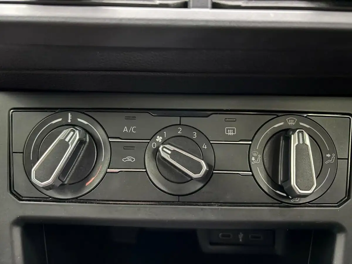 2021-volkswagen-polo-10-tsi-match-big-19