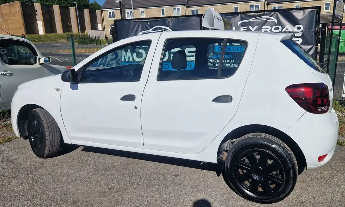 2017-dacia-sandero-10-sce-ambiance-big-27
