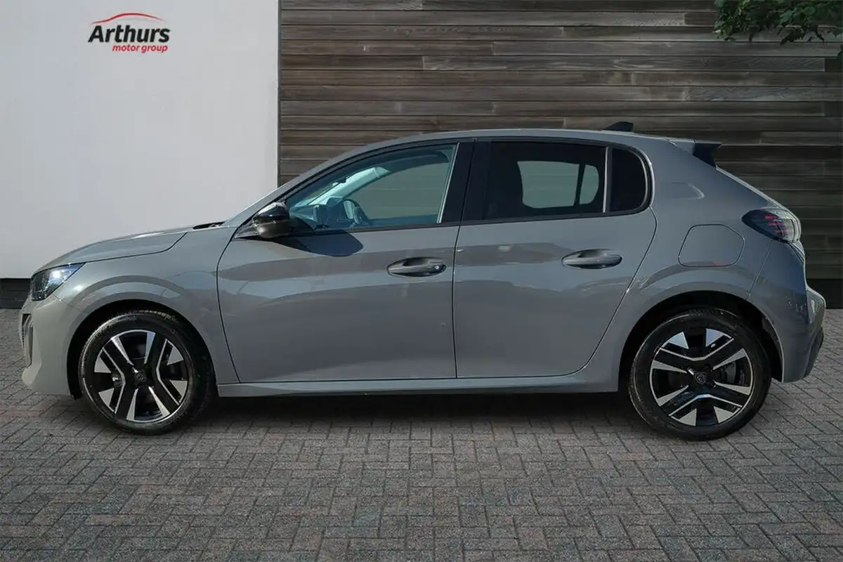 2025-peugeot-208-12-puretech-allure-big-5