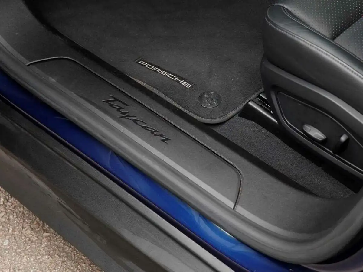 2022-porsche-taycan-e-base-476ps-performance-battery-plus-big-24