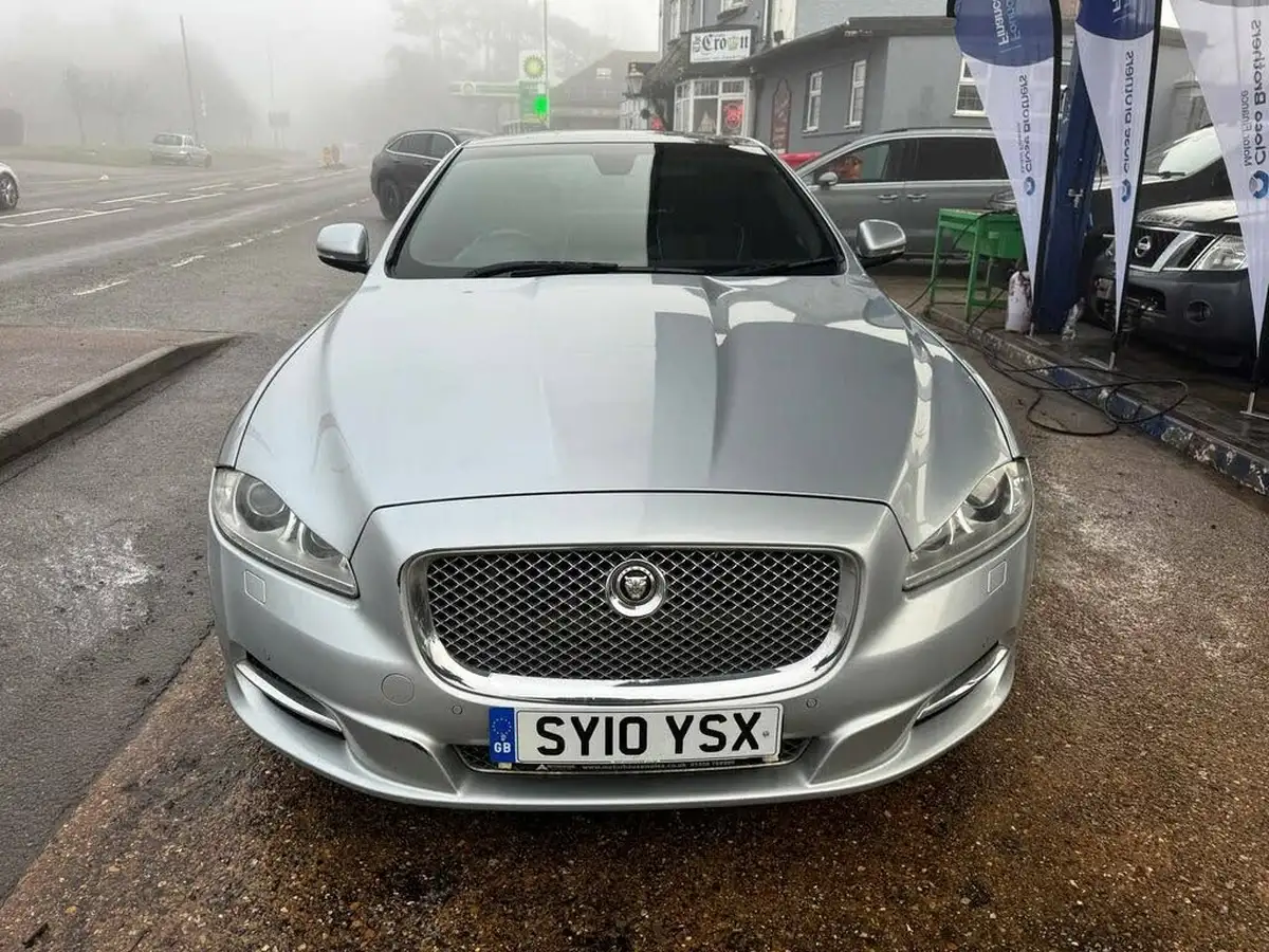 2010-jaguar-xj-series-30td-xj-portfolio-lwb-big-1