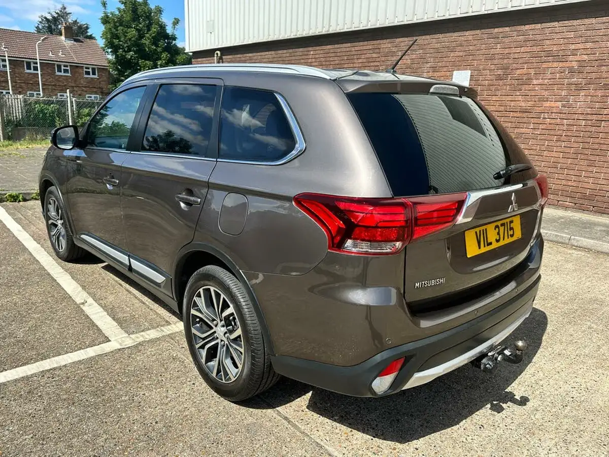 2016-mitsubishi-outlander-22di-d-gx3-7st-auto-big-6