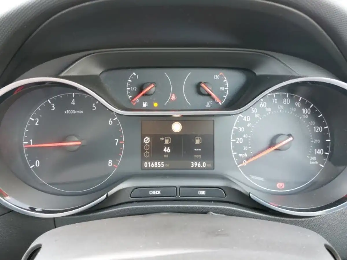 2021-vauxhall-crossland-12-elite-130ps-big-10