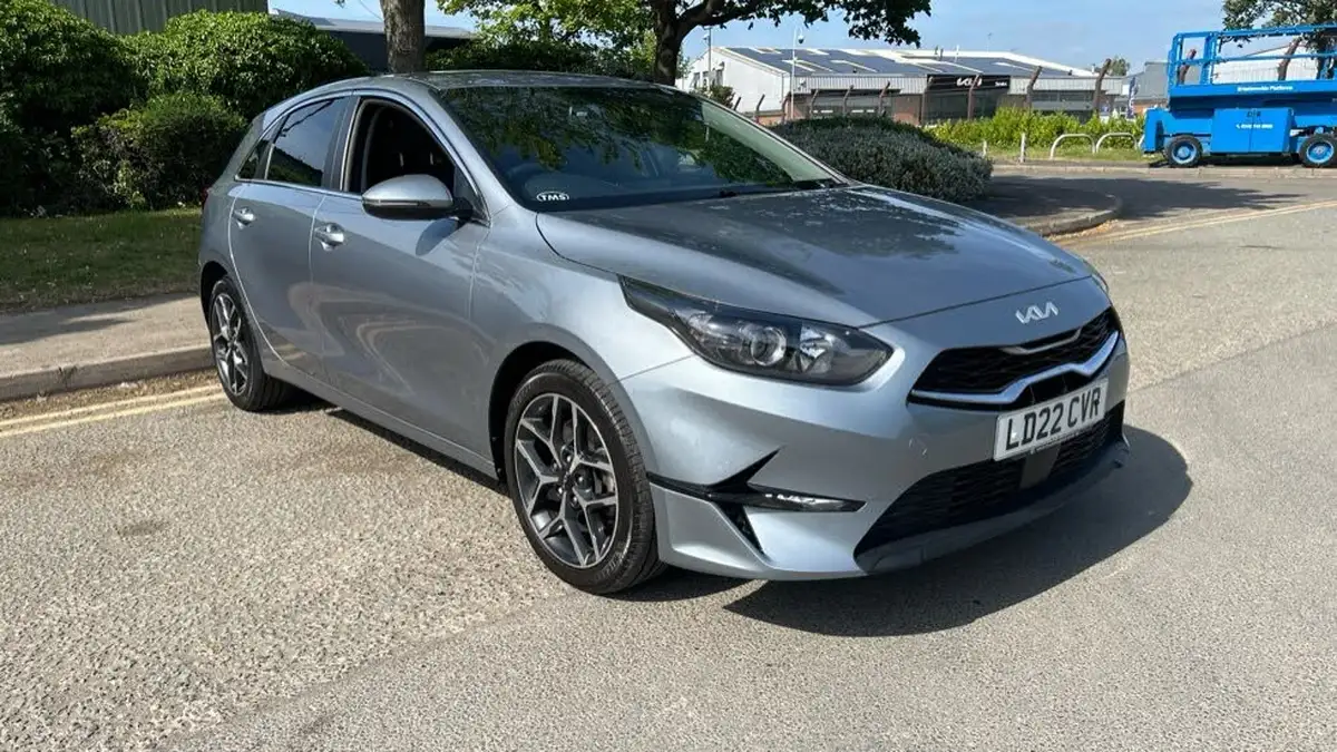 2022-kia-ceed-15-t-gdi-3-hatchback-big-26
