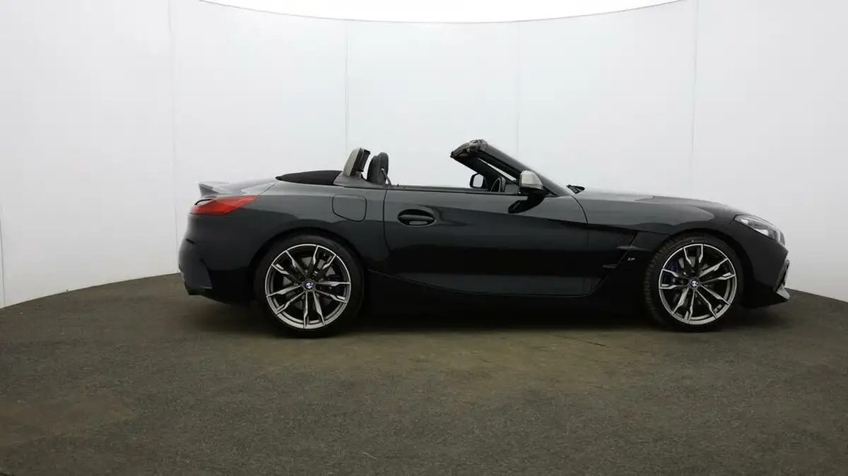 2021-bmw-z4-30-m40i-big-52