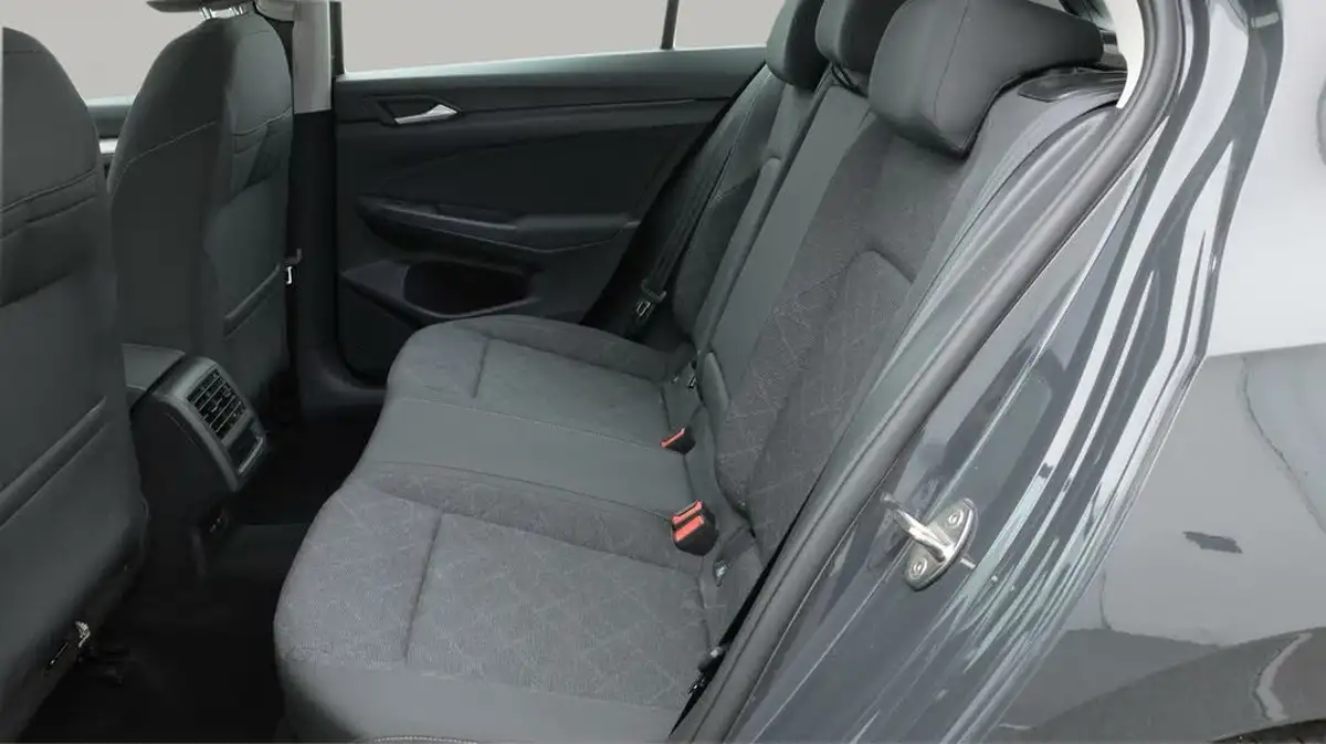 2022-volkswagen-golf-15-tsi-life-150ps-hatchback-big-16
