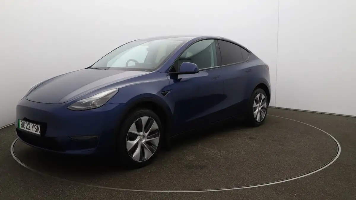 2022-tesla-model-y-e-long-range-big-67