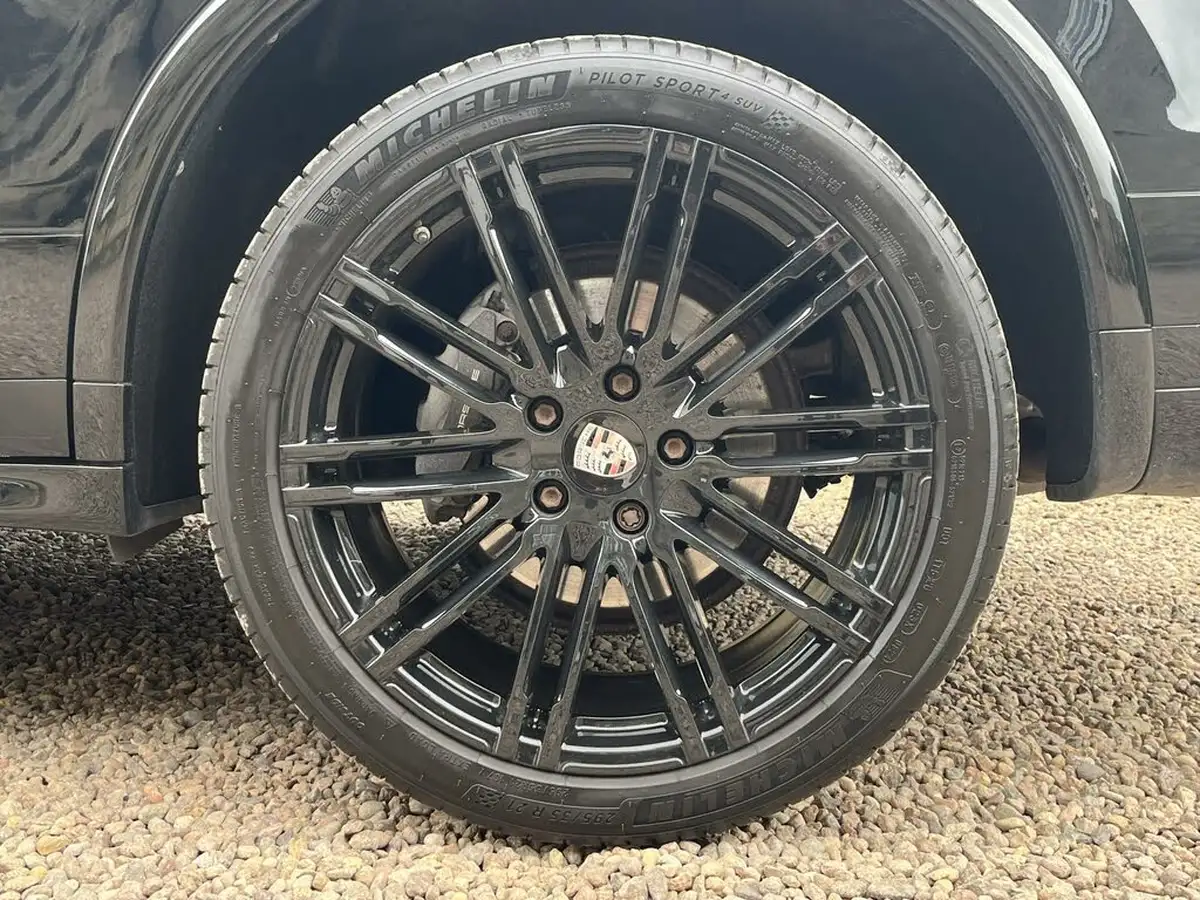 2016-porsche-cayenne-30td-big-13
