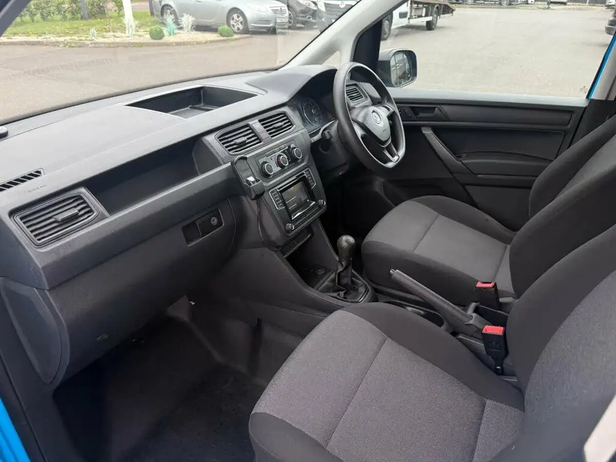 2017-volkswagen-caddy-maxi-20tdi-c20-maxi-startline-bmt-102pseu6-panel-big-35