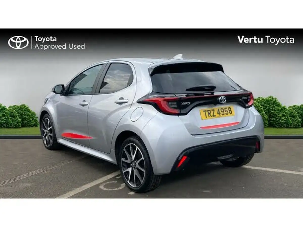 2022-toyota-yaris-15-vvt-i-dynamic-big-3