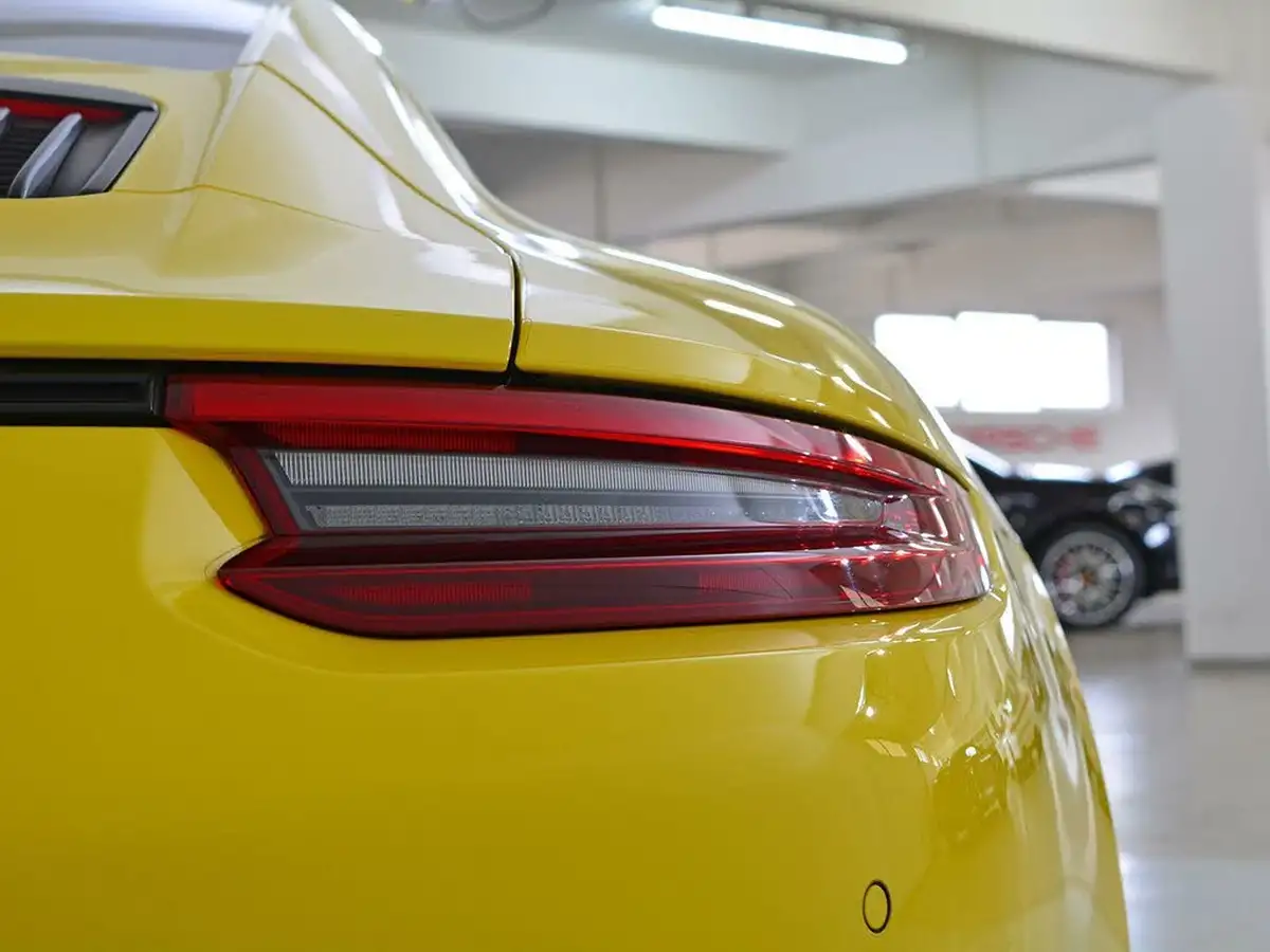 2017-porsche-911-30-carrera-gts-rwd-coupe-pdk-big-16