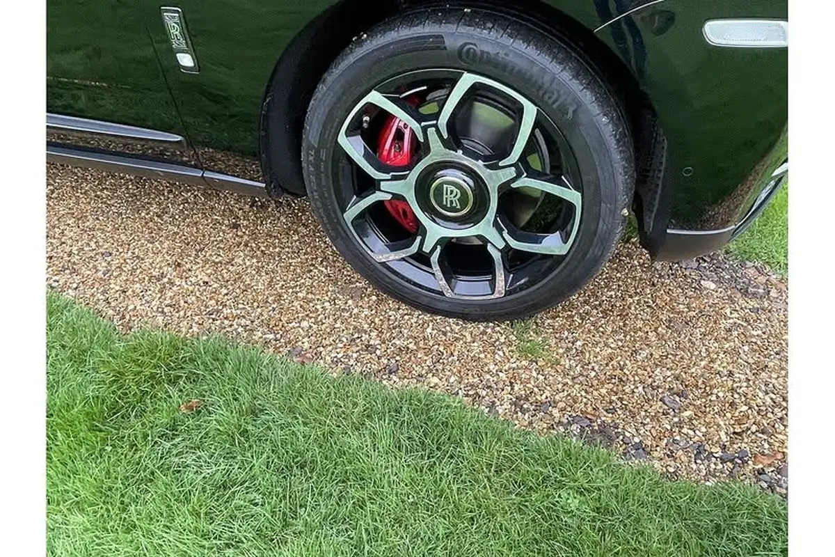 2023-rolls-royce-cullinan-675-black-badge-big-8