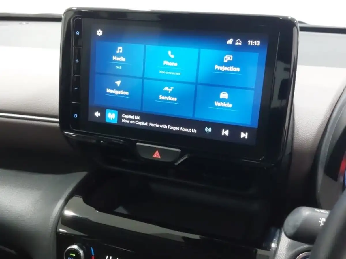 2023-toyota-yaris-cross-15-vvt-i-excel-awd-i-big-9