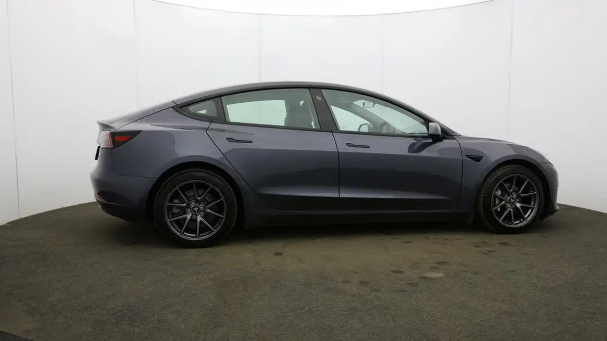 2021-tesla-model-3-e-long-range-awd-big-53