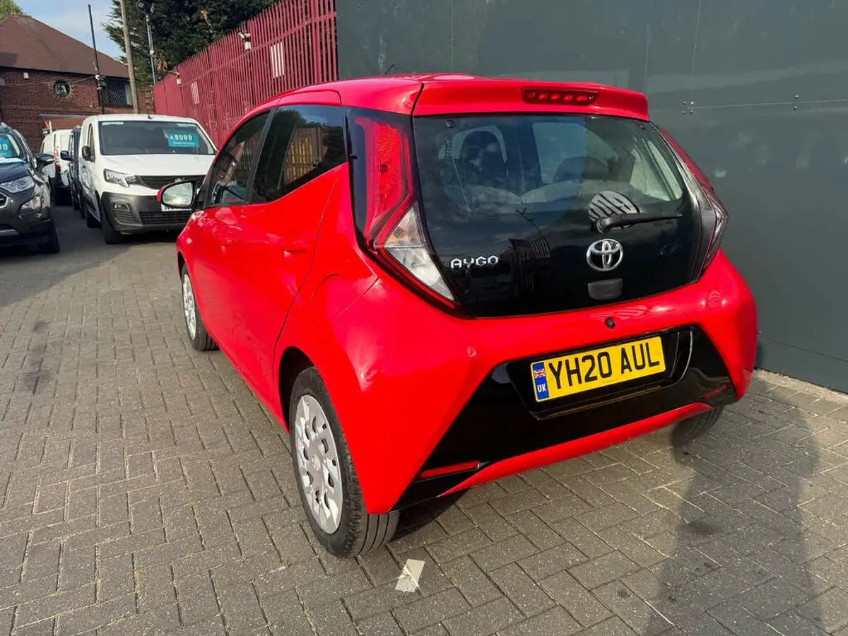 2020-toyota-aygo-10-vvt-i-x-play-big-9