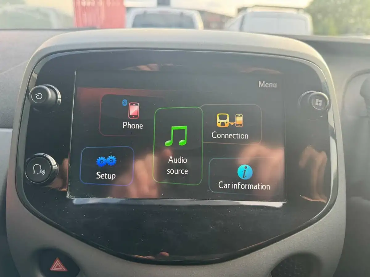 2020-toyota-aygo-10-vvt-i-x-play-big-33