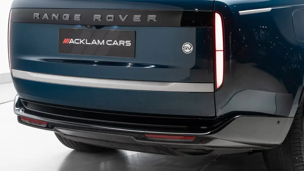 2023-land-rover-range-rover-30-p550e-sv-big-9