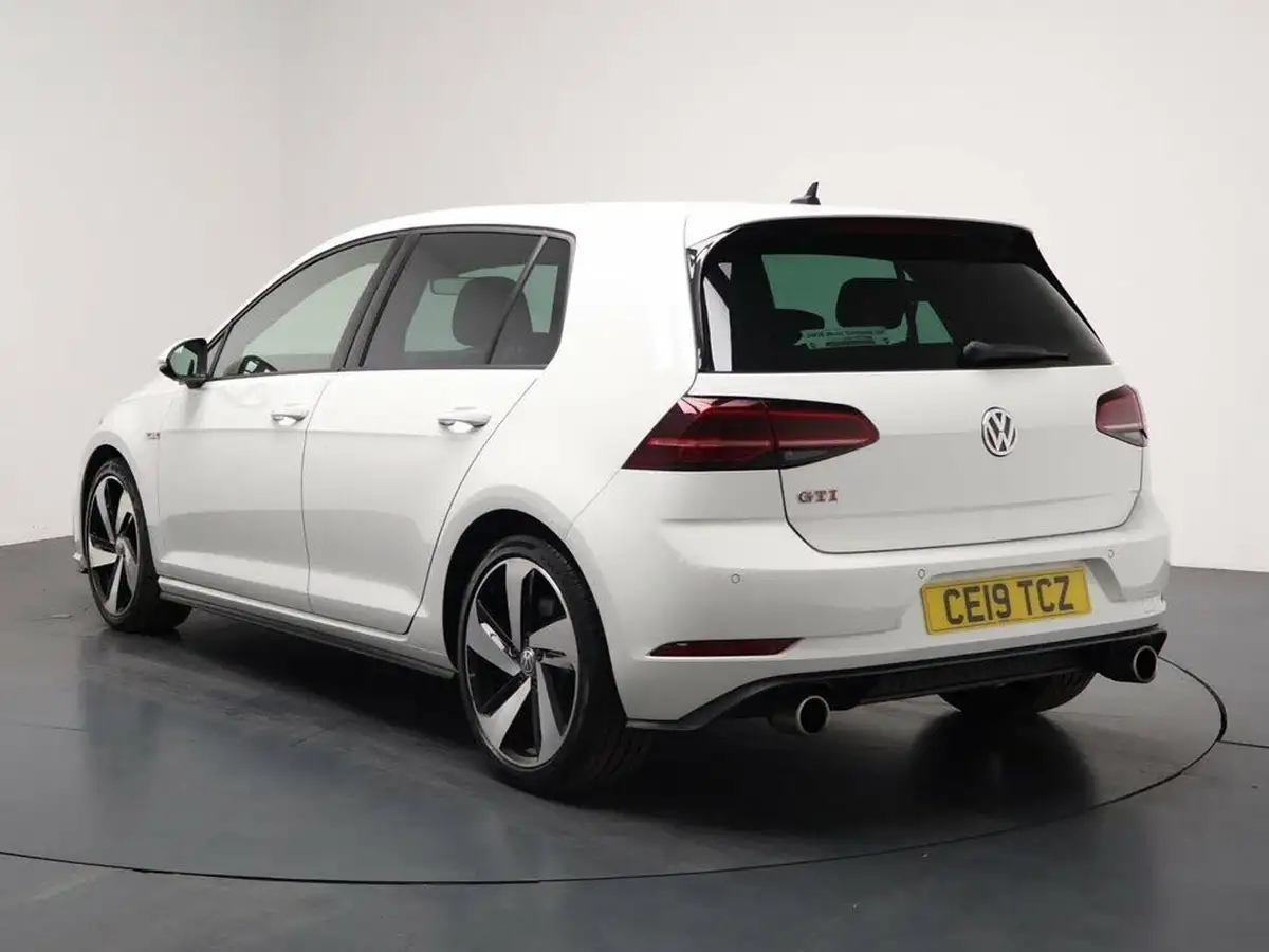 2019-volkswagen-golf-20-tsi-gti-performance-5d-big-8