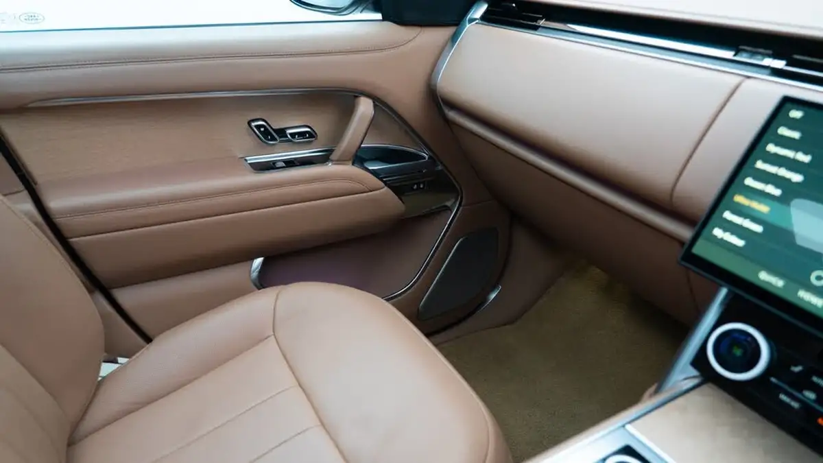 2023-land-rover-range-rover-30-p550e-sv-big-33