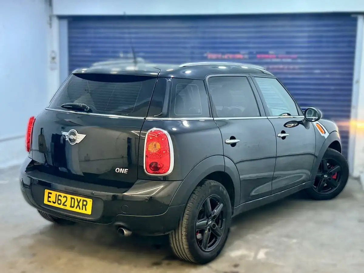 2012-mini-countryman-16-one-98bhp-big-11
