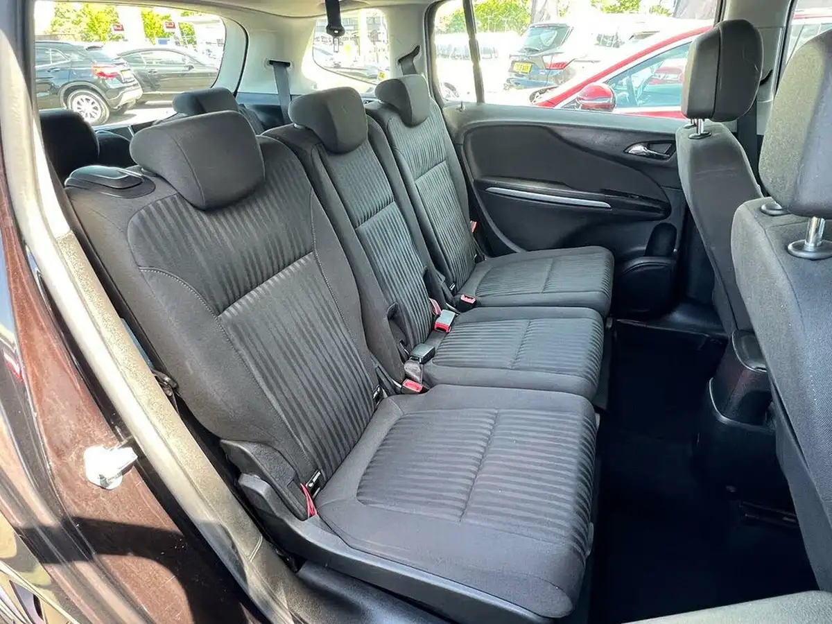 2014-vauxhall-zafira-tourer-20td-exclusiv-130ps-big-8