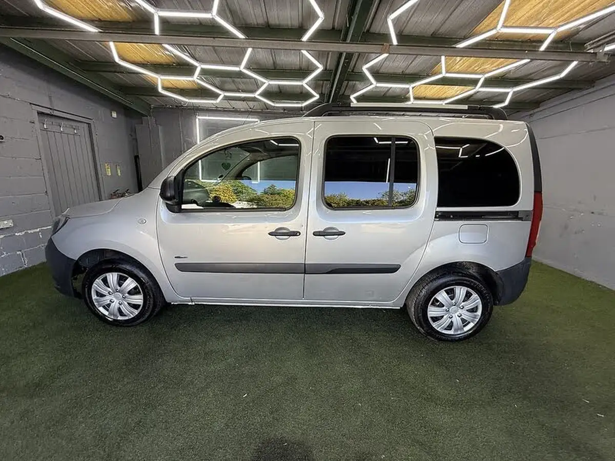 2017-mercedes-benz-citan-15-cdi-109-15cdi-extra-long-blue-f-traveliner-7-seats-big-3