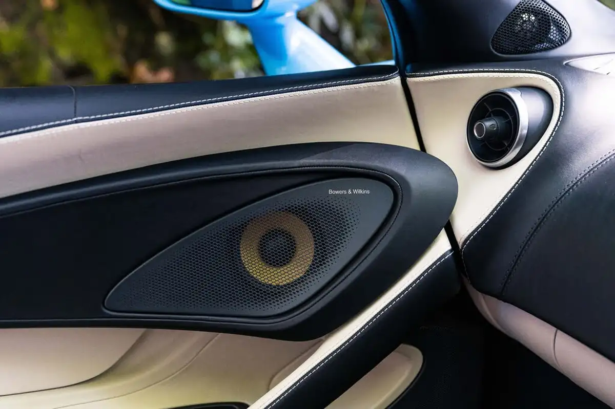 2018-mclaren-570s-38-coupe-big-16