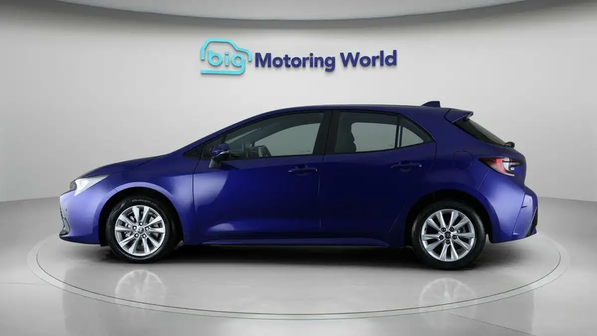 2023-toyota-corolla-18-vvt-i-icon-138bhp-hatchback-5d-big-4