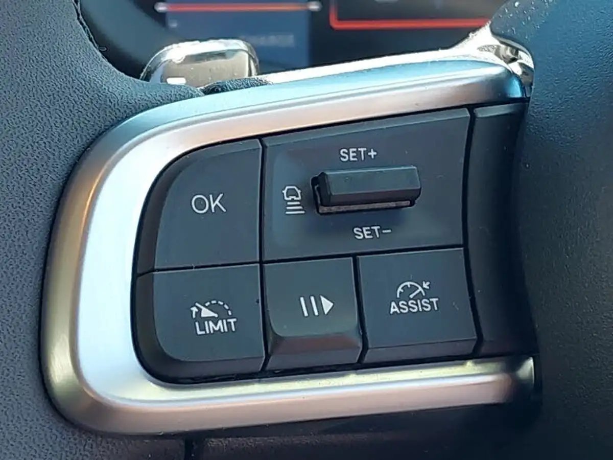 2024-jeep-avenger-12-gse-summit-e-hybrid-48v-auto-big-16