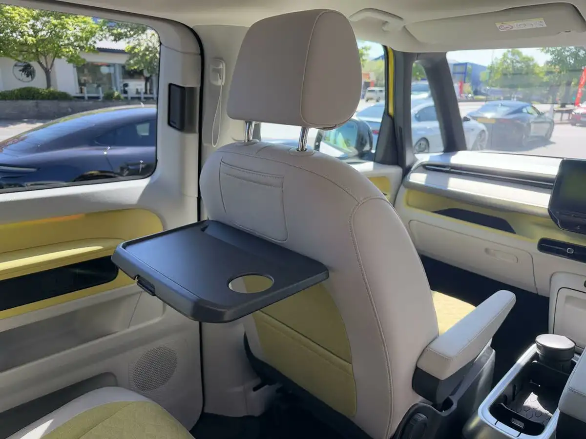 2023-volkswagen-idbuzz-e-style-standard-big-22