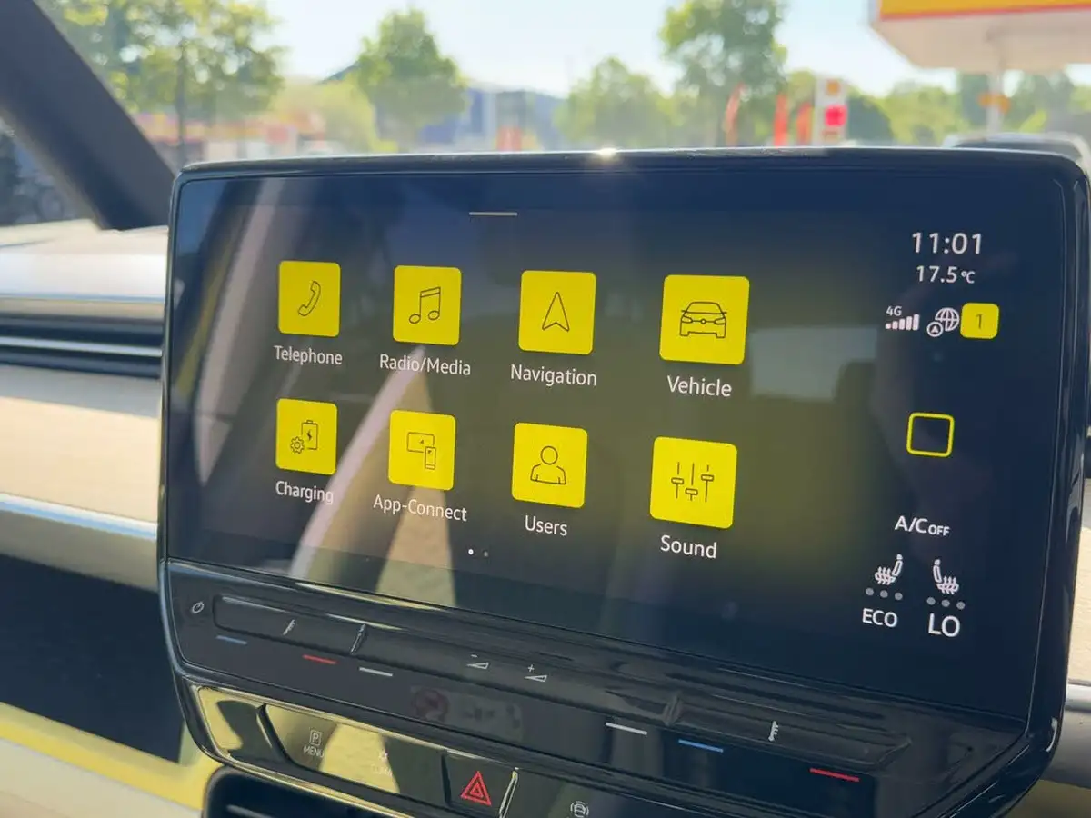 2023-volkswagen-idbuzz-e-style-standard-big-50
