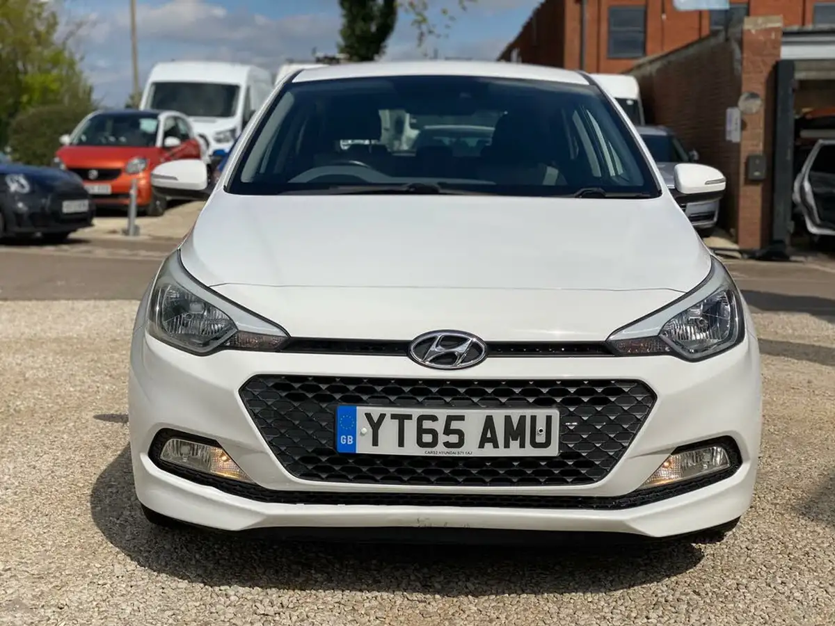 2015-hyundai-i20-12-se-hatchback-5d-big-13