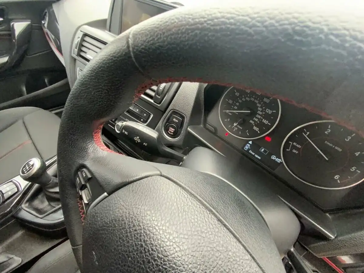 2015-bmw-1-series-20td-116d-sport-5d-big-24