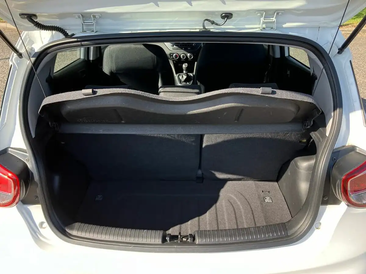 2018-hyundai-i10-10-se-66ps-big-22