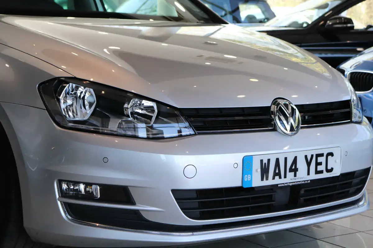 2014-volkswagen-golf-14-gt-tsi-140ps-act-hatchback-5d-1395cc-dsg-big-60